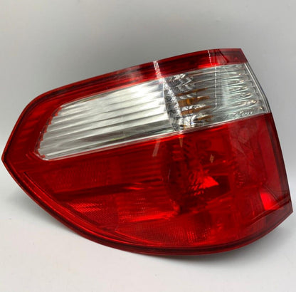 2005-2006 Honda Odyssey Driver Side Tail Light Taillight OEM D04B42066