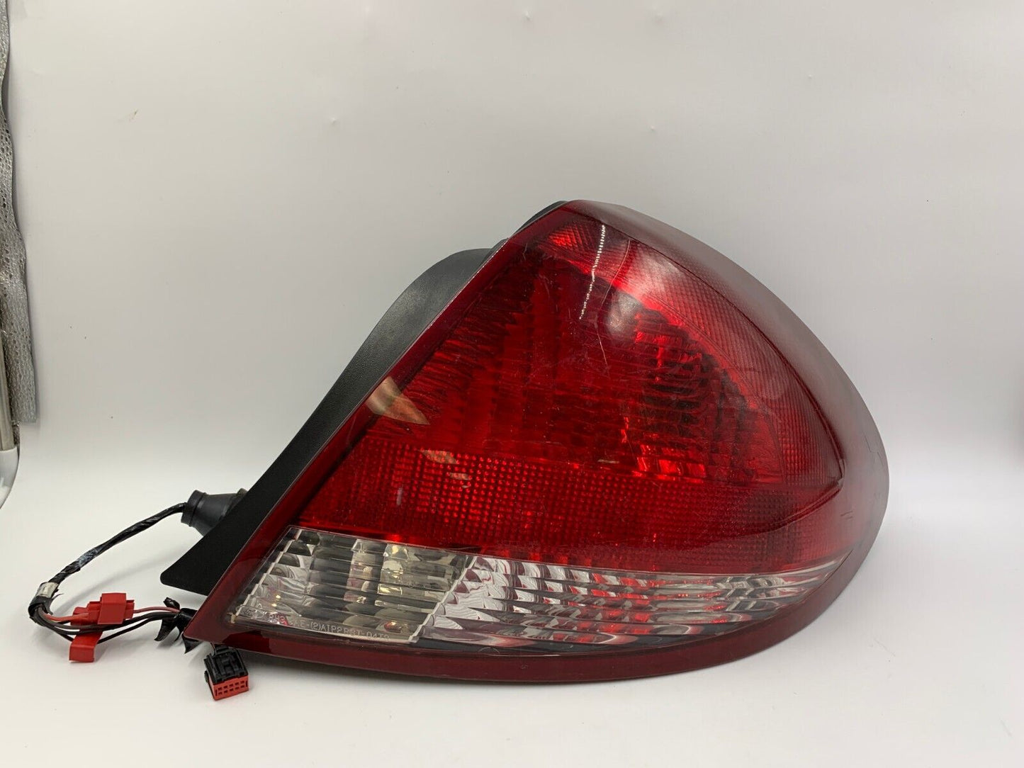 2004-2007 Ford Taurus Passenger Side Tail Light Taillight OEM D04B48065