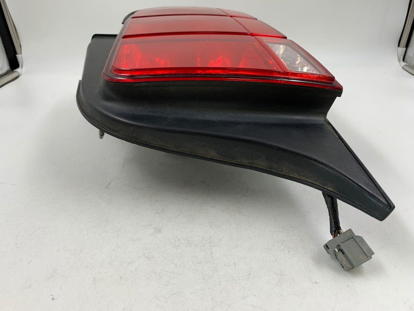 2005-2009 Ford Mustang Passenger Side Tail Light Taillight OEM C03B32001