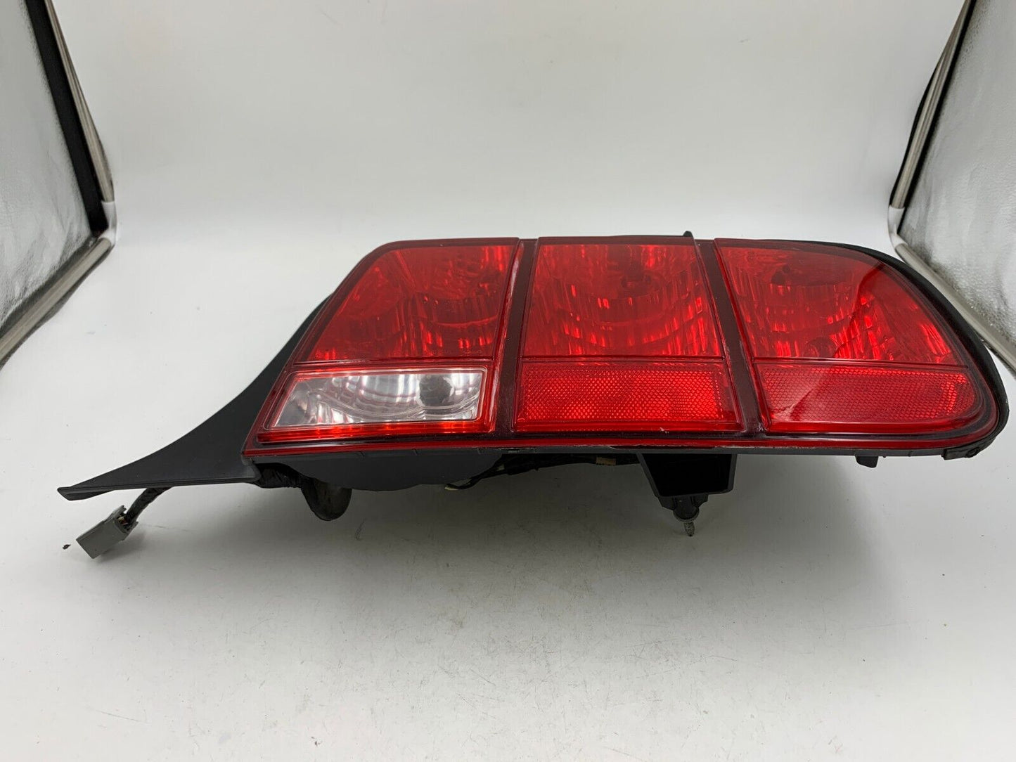 2005-2009 Ford Mustang Passenger Side Tail Light Taillight OEM C03B32001