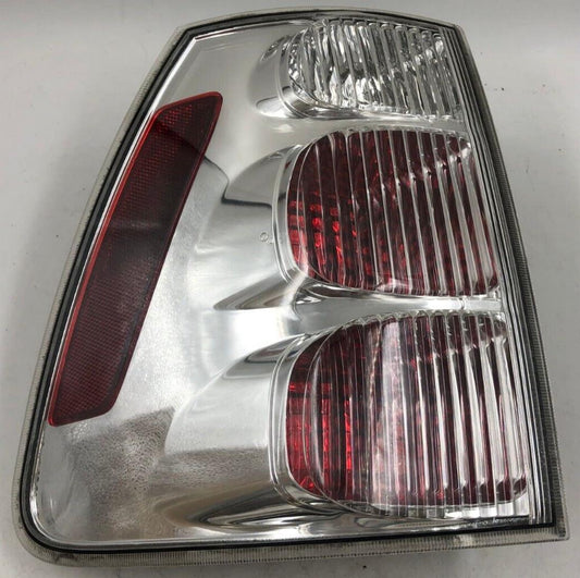 2005-2009 Chevrolet Equinox Passenger Side Tail Light Taillight OEM D04B01005