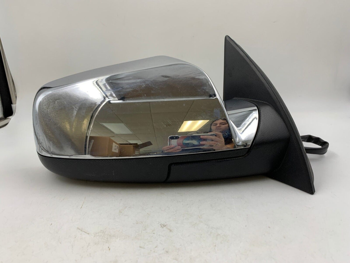 2010-2011 Chevrolet Equinox Passenger Side Power Door Mirror Chrome E03B07026