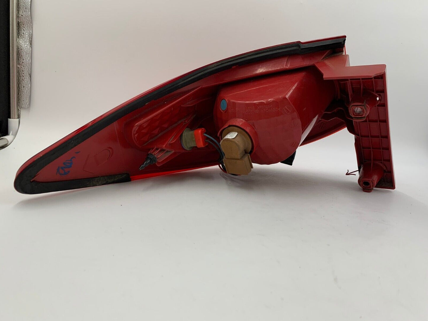 2009-2012 Chevrolet Traverse Passenger Side Tail Light Taillight OEM G01B30065