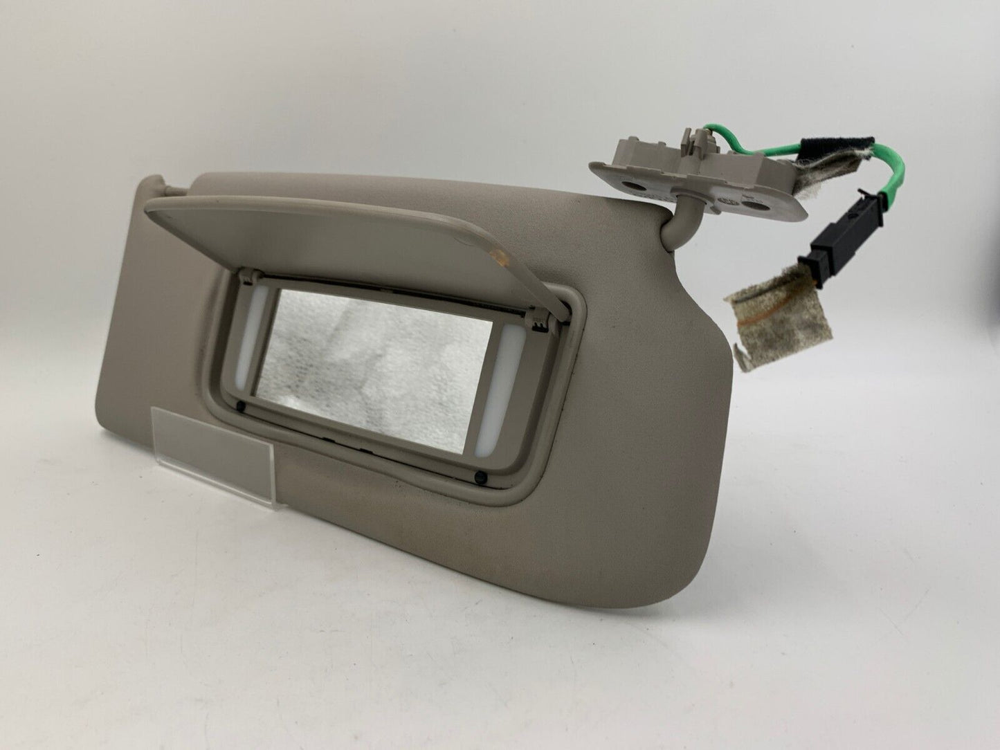 2004-2006 Volvo V40 Passenger Sun Visor Sunvisor Gray Illuminated OEM G02B02040