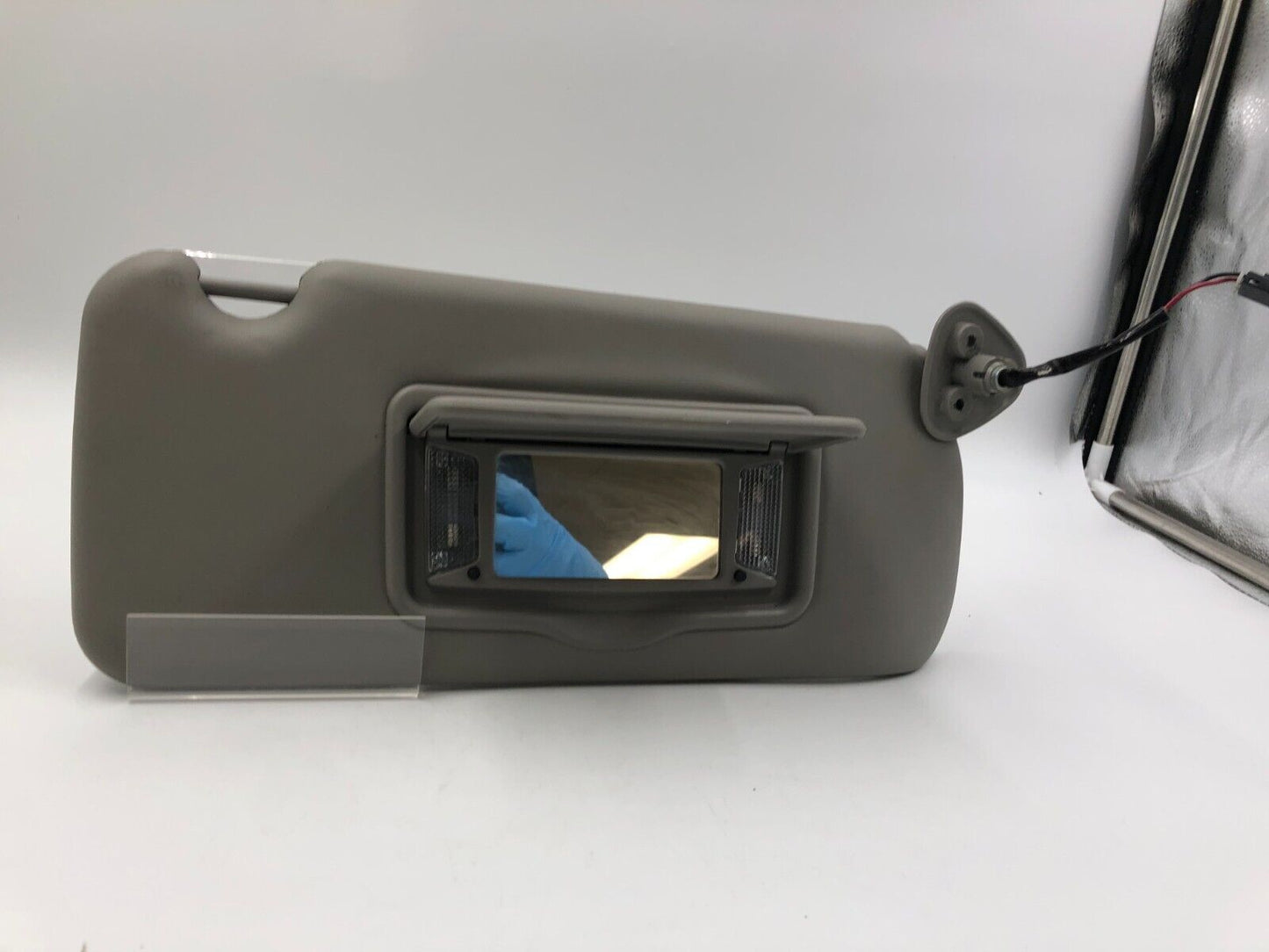 2003-2007 Cadillac CTS Passenger Sunvisor Sun Vis Gray Illuminated OEM G01B47056