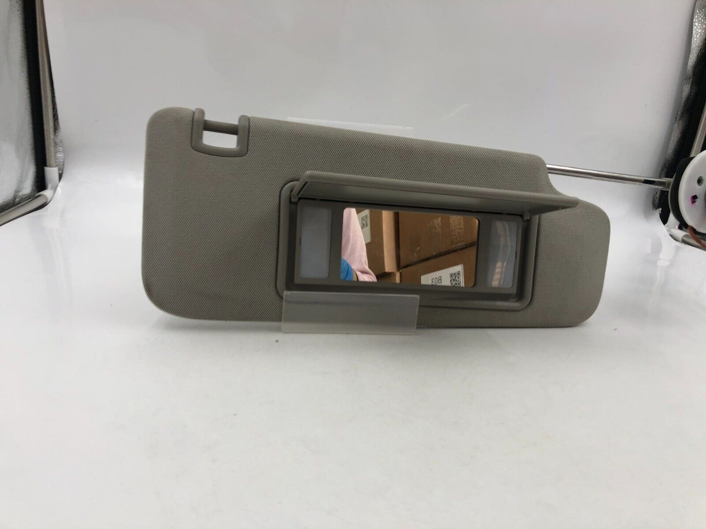 2013-2016 Chevrolet Malibu Passenger Sunvisor Gray Illuminated OEM A03B47044