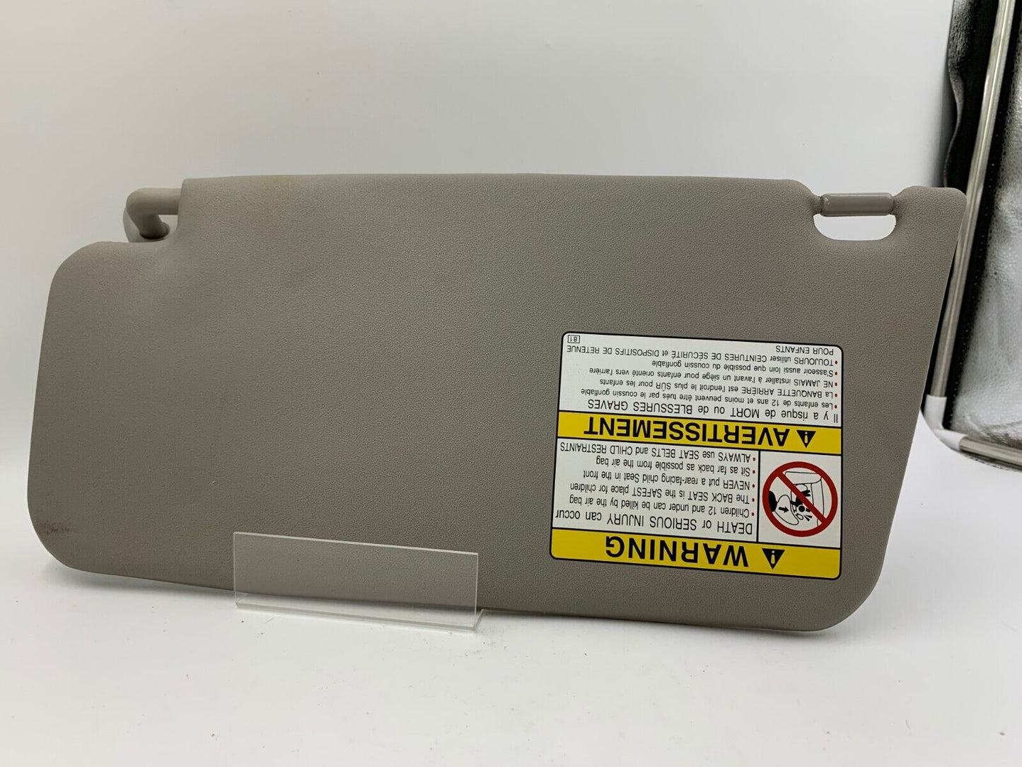 2001-2002 Subaru Forester Passenger Sun Visor Sunvisor Gray OEM D02B07018