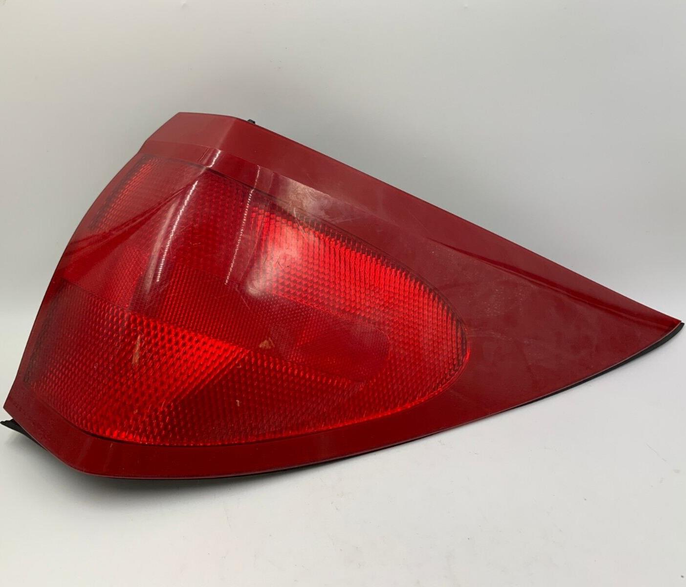 2002-2003 Buick Rendezvous Passenger Side Tail Light Taillight OEM D03B34067