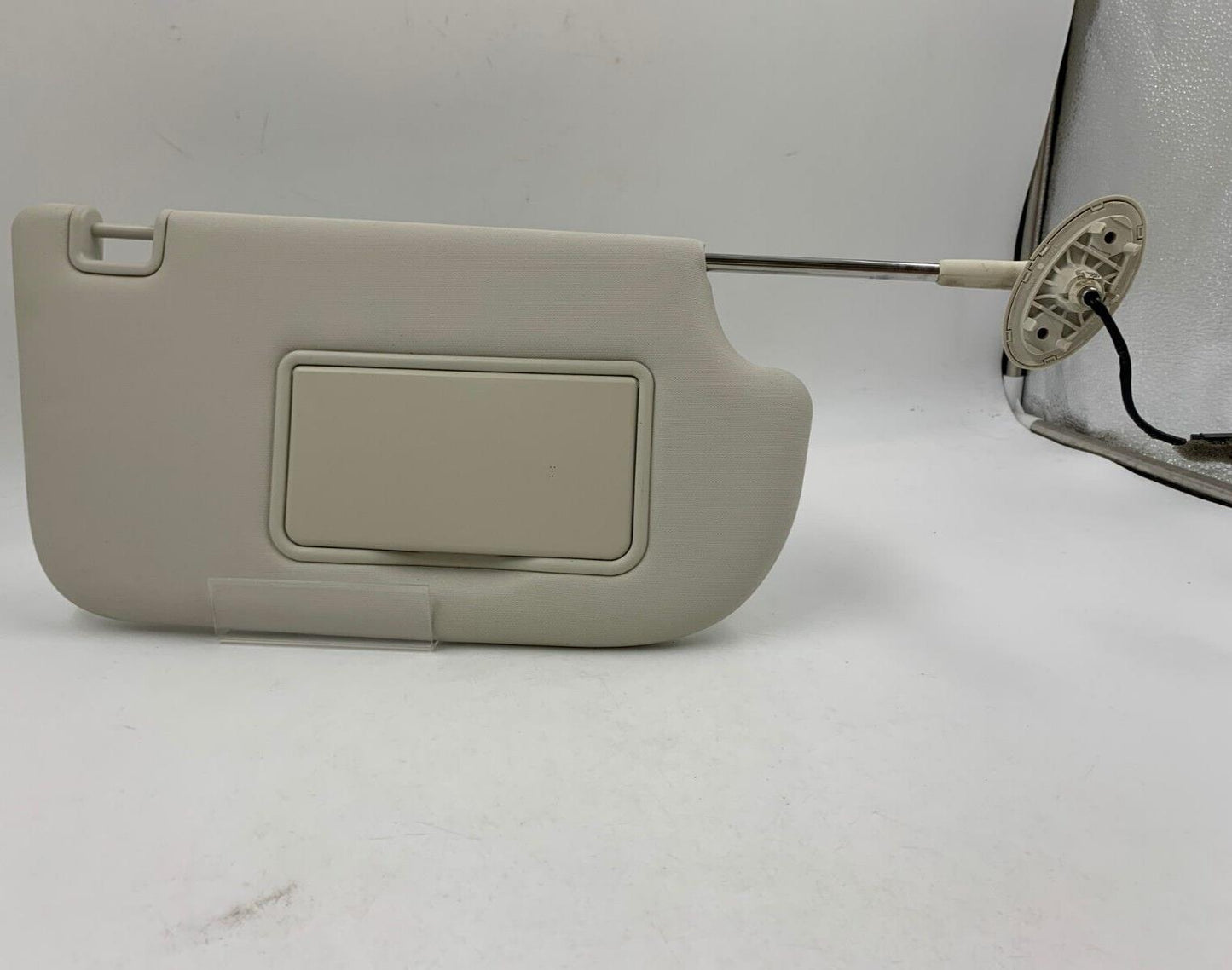 2013-2019 Ford Escape Passenger Sun Visor Sunvisor Gray Illuminated A04B48037