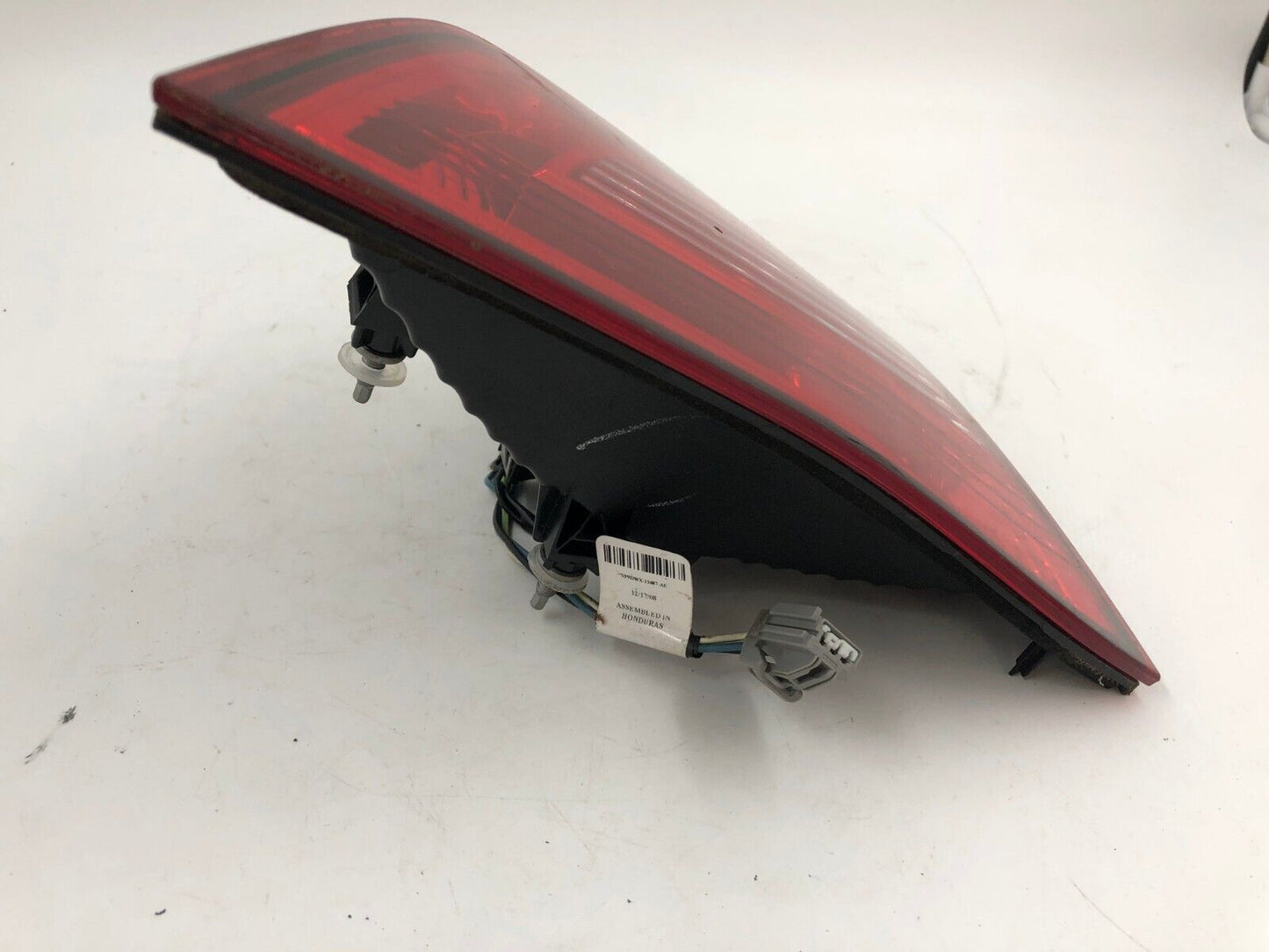 2009-2014 Volkswagen Routan Passenger Side Inner Tail Light Taillight G02B08007