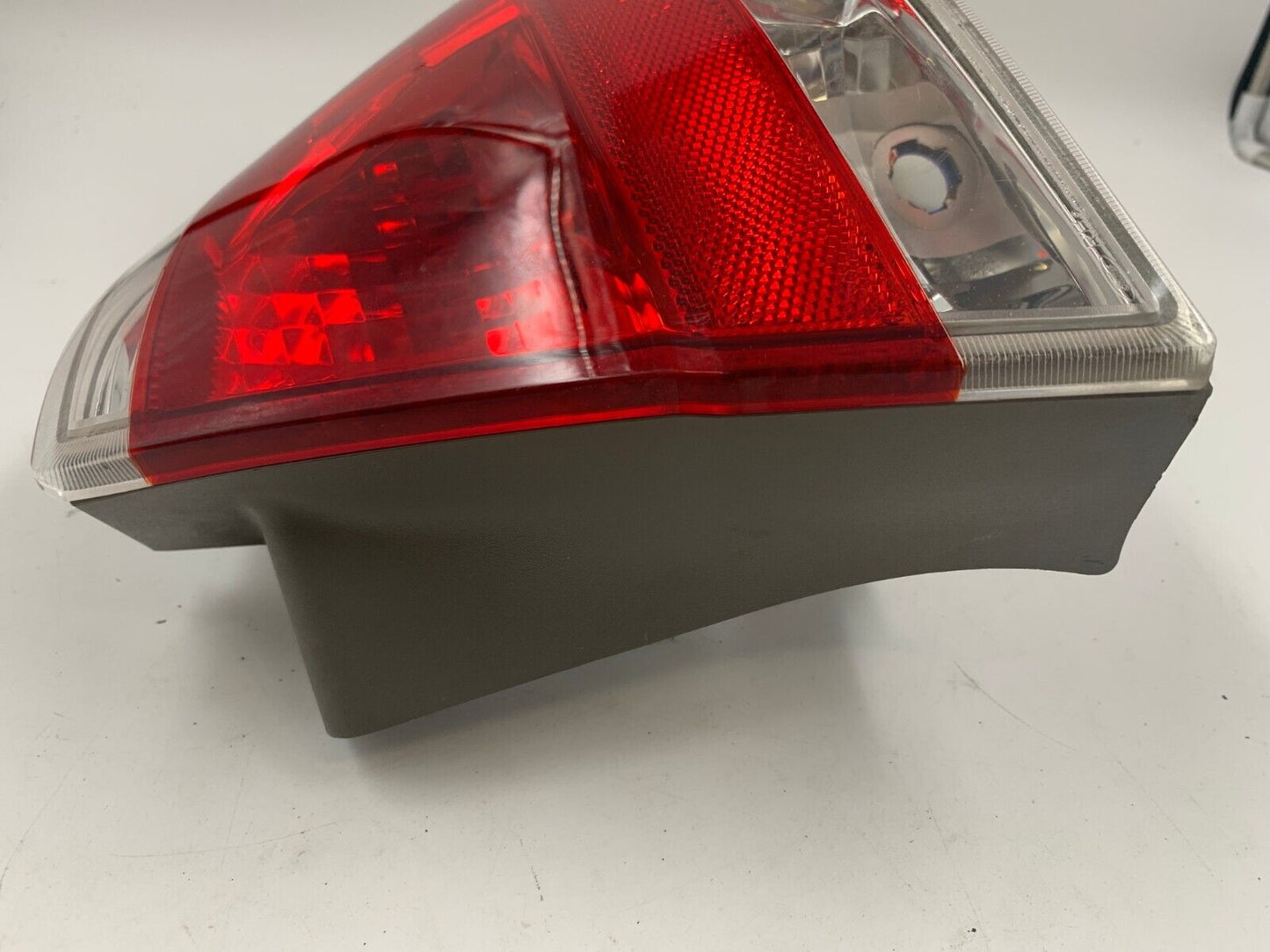 2008-2011 Ford Focus Passenger Side Tail Light Taillight OEM E01B56003