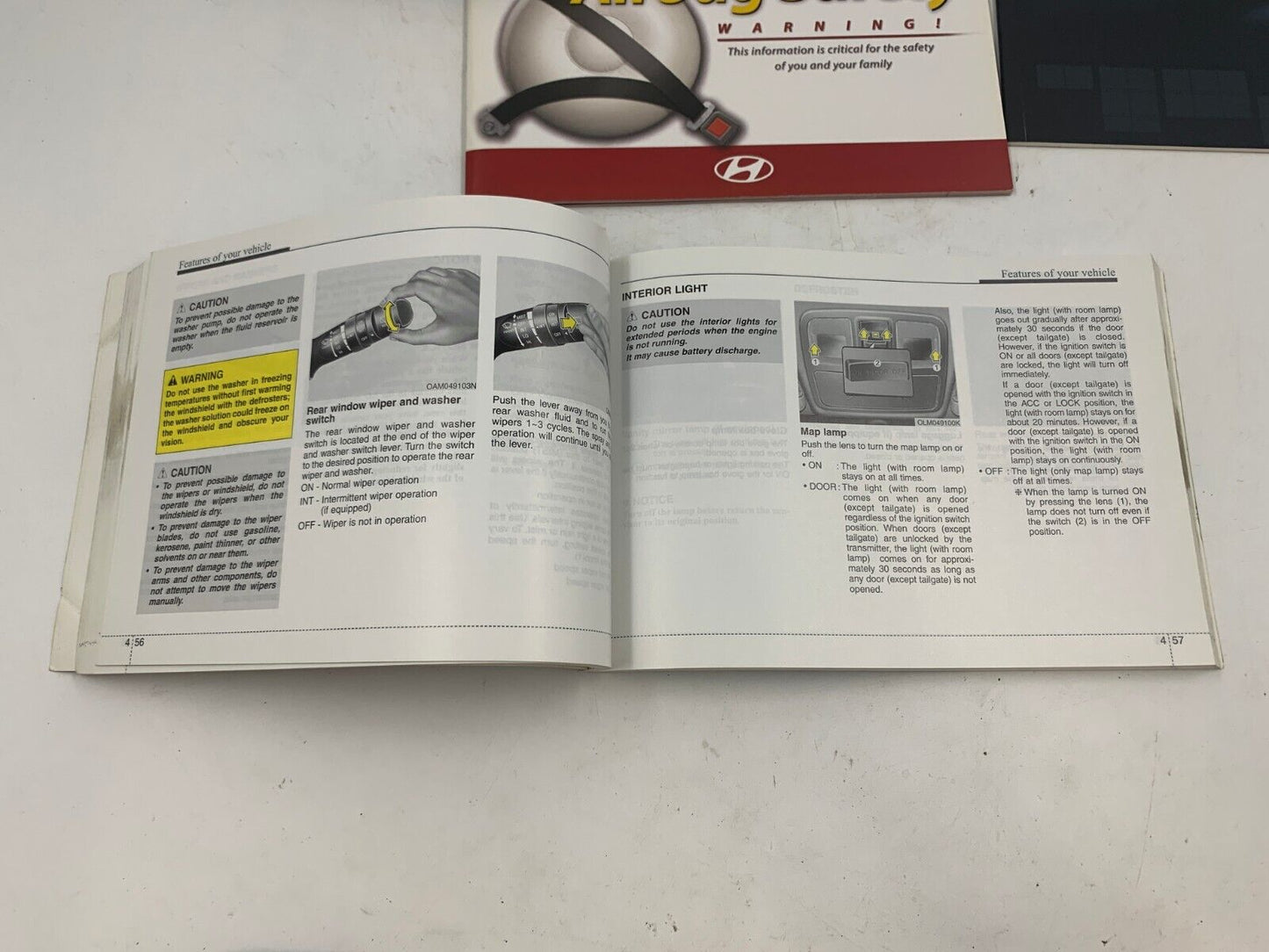 2010 Hyundai Tucson Owners Manual Set with Case OEM E01B56005