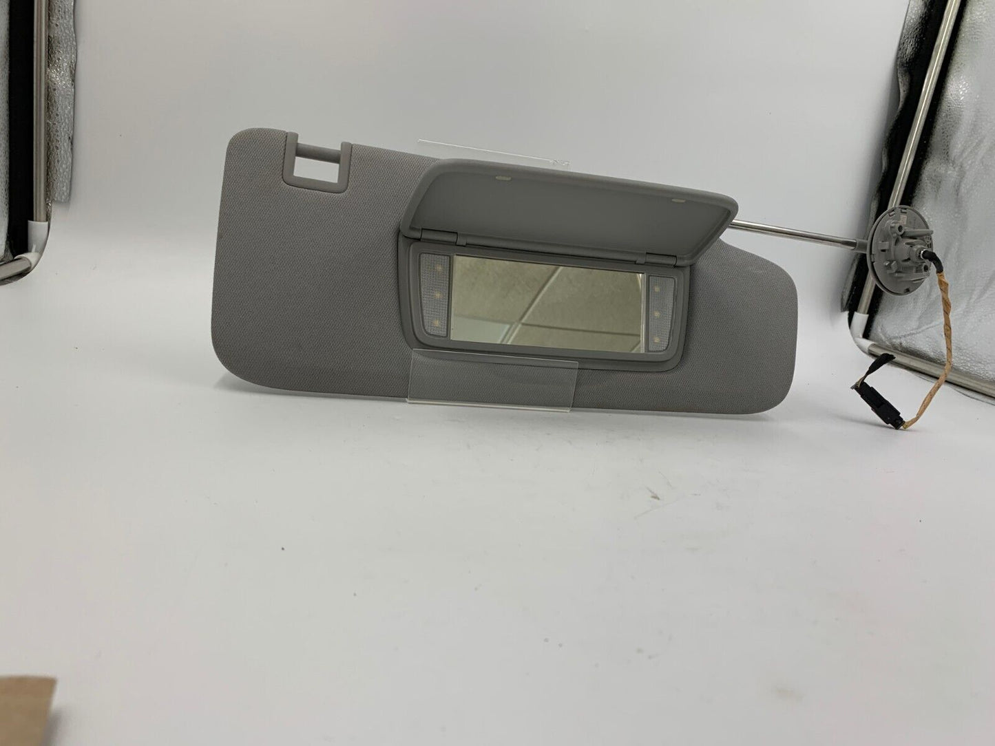 2018-2019 Chevrolet Equinox Passenger Sunvisor Gray Illuminated OEM A01B14040