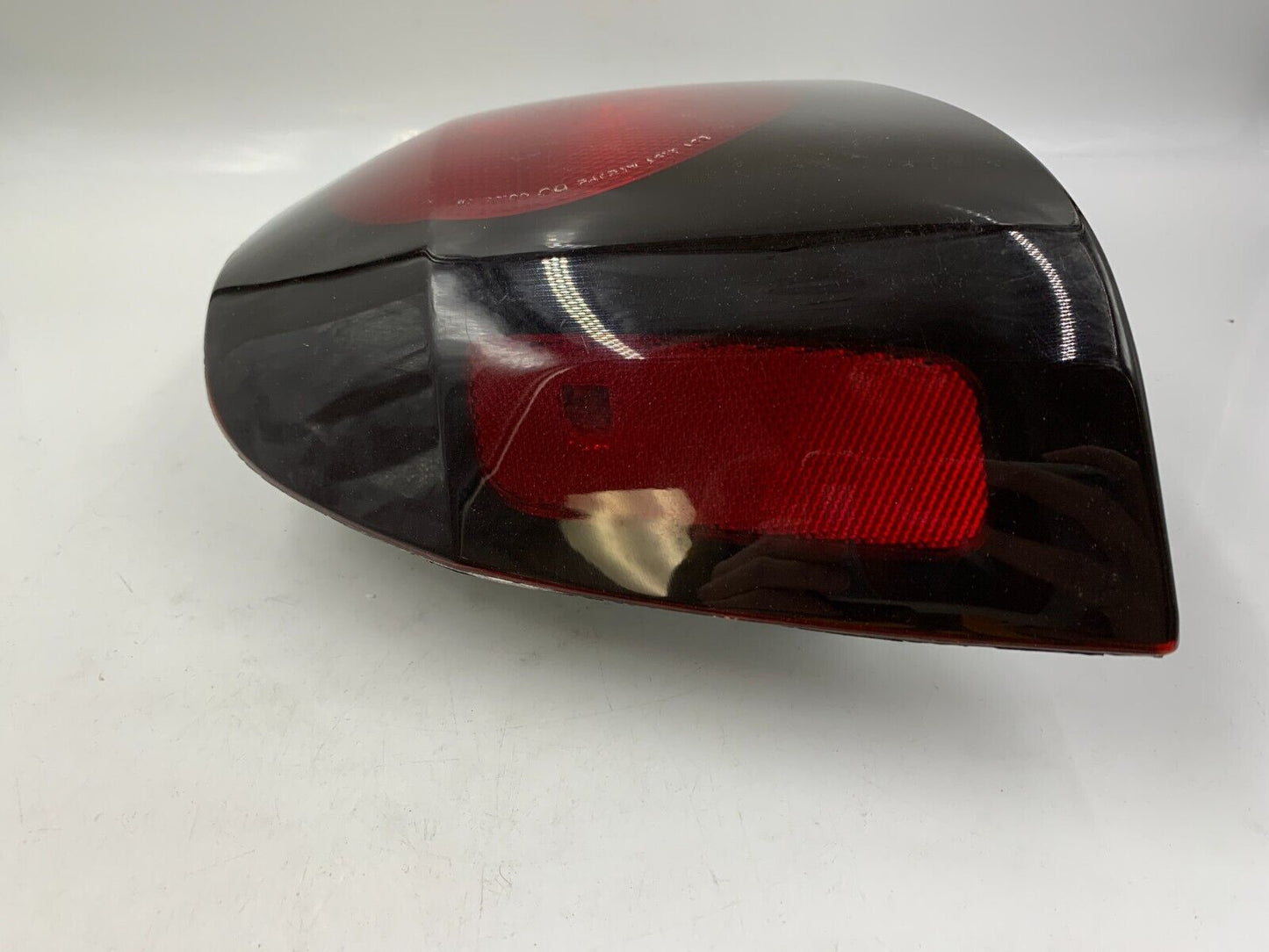 2004-2005 Chevrolet Impala Driver Side Tail Light Taillight OEM D02B26038