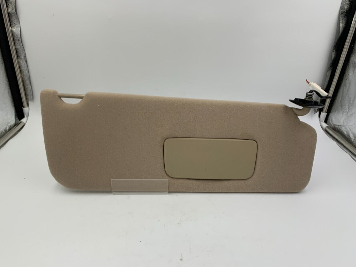 2004 Toyota Sienna Passenger Sunvisor Sun Visor Tan Illumimated OEM G02B06034