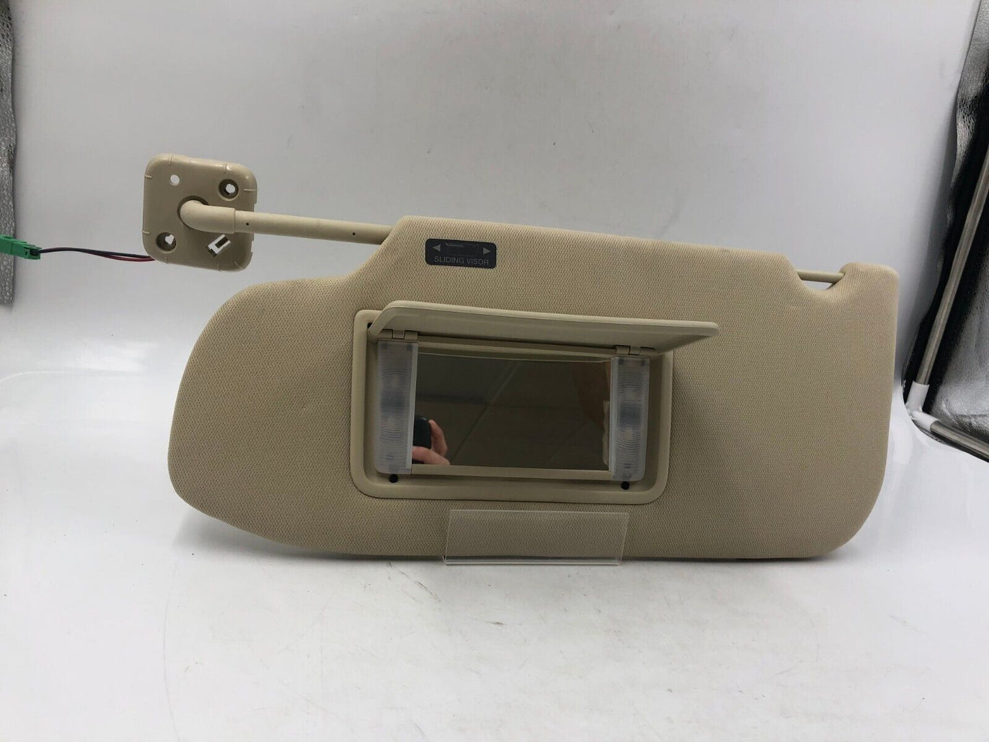 2013-2019 Ford Taurus Driver Sun Visor Sunvisor Beige Illuminated OEM A02B34038