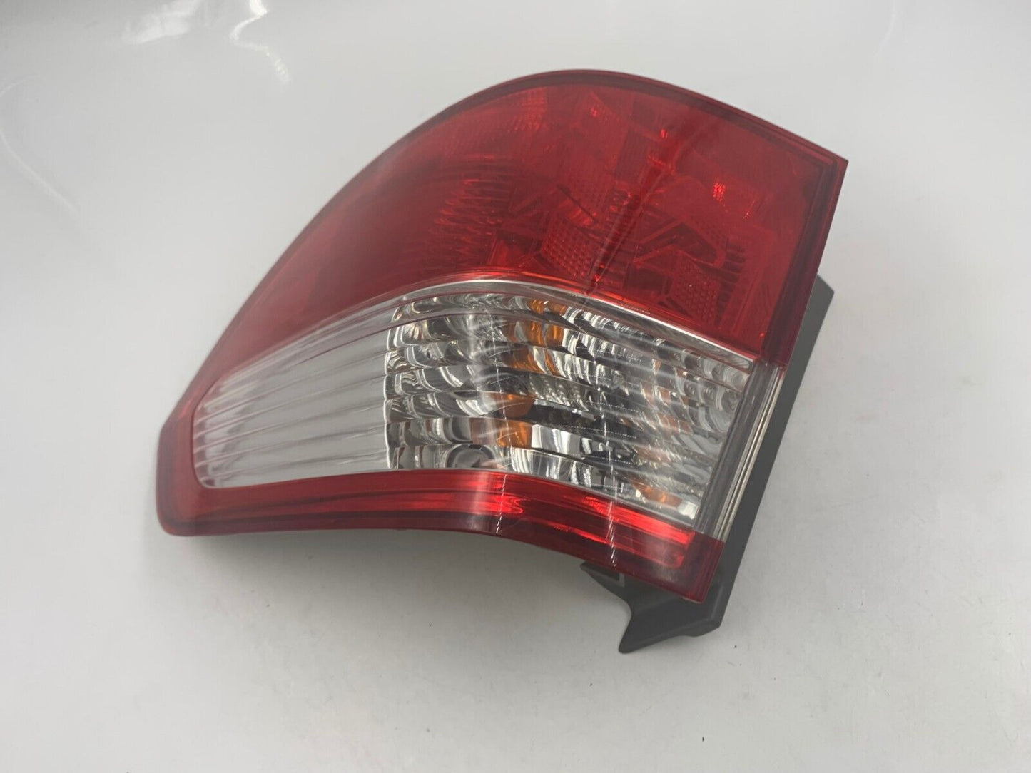 2005-2006 Honda Odyssey Passenger Side Tail Light Taillight OEM G01B28051