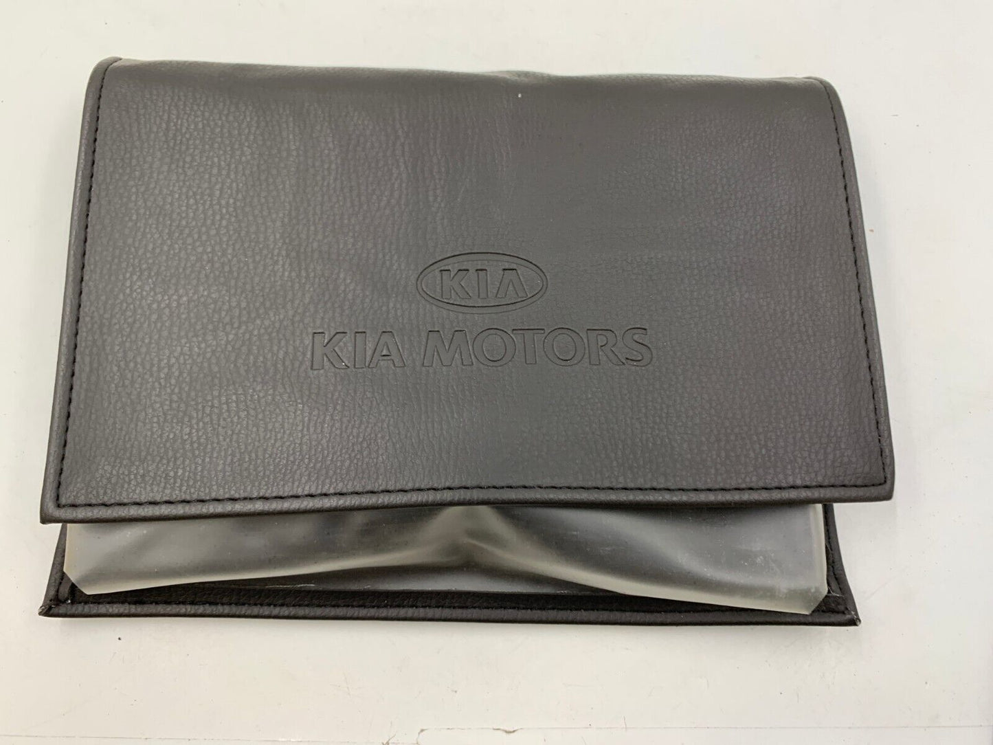 2006 Kia Sorento Owners Manual Handbook Set with Case OEM E01B12045