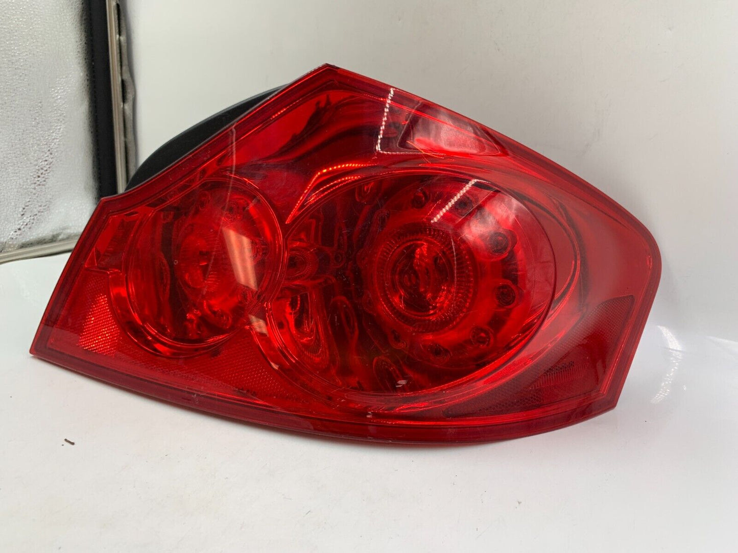 2007-2008 Infiniti G35 Passenger Side Tail Light Taillight OEM G04B31030