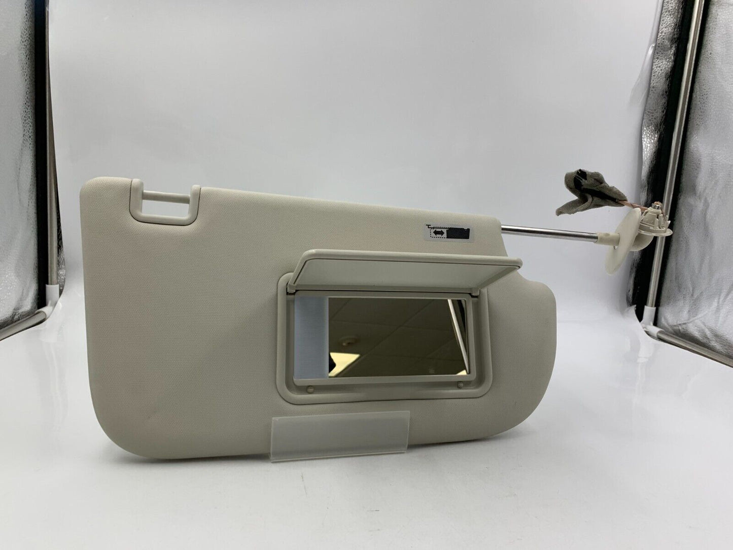 2013-2019 Ford Escape Passenger Sun Visor Sunvisor Ivory Illumination D01B48047