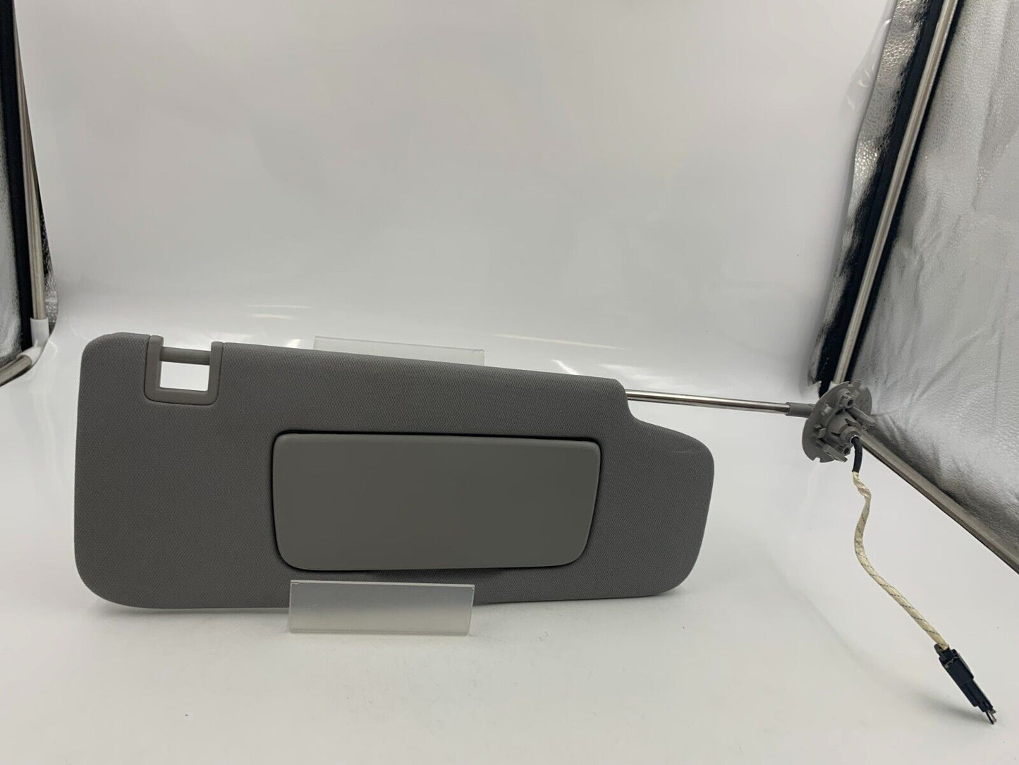 2018-2019 Chevrolet Equinox Passenger Sun Visor Sunvisor Gray Illumin C03B36023