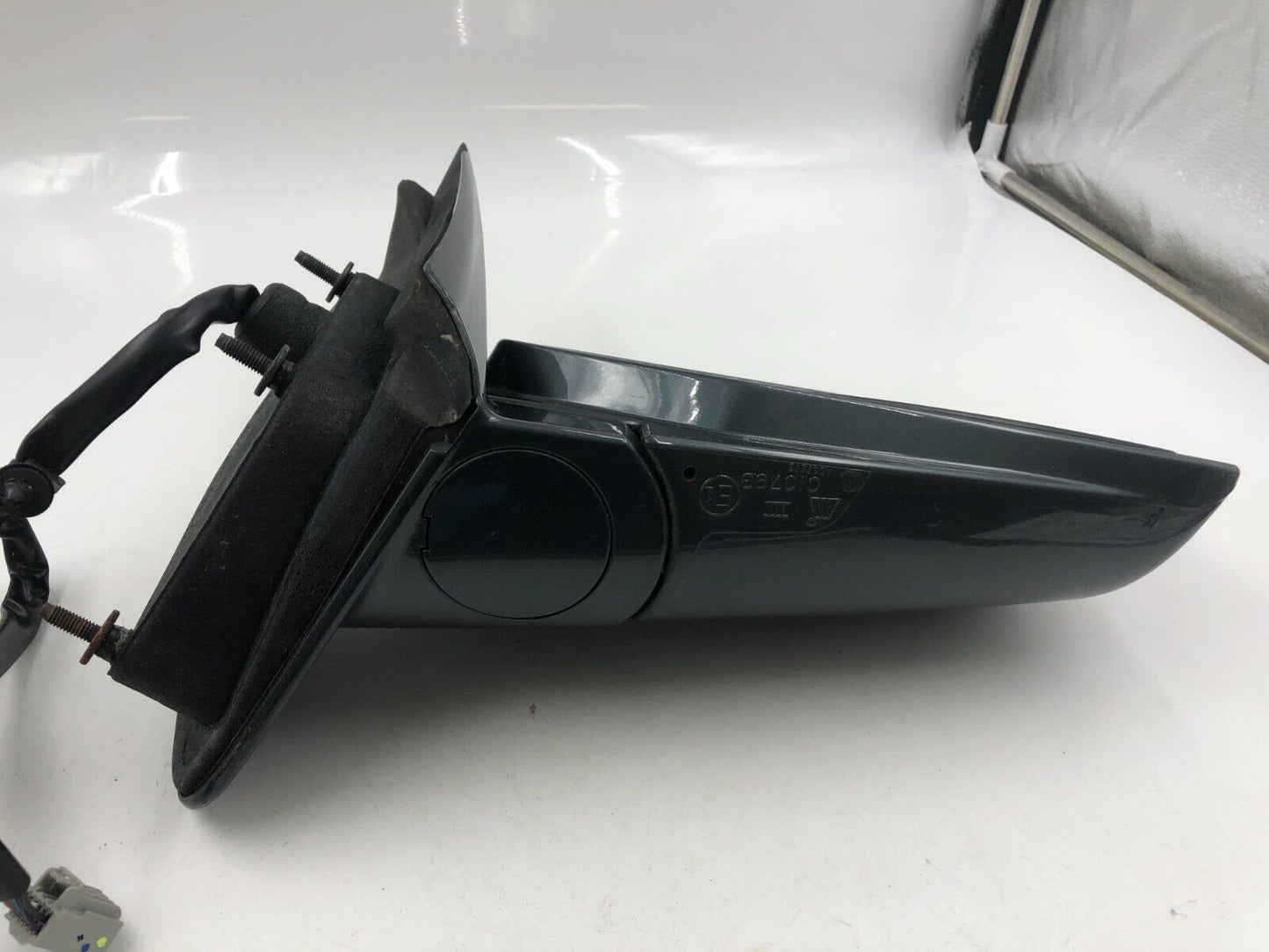 2007-2009 Cadillac SRX Passenger Side View Power Door Mirror Gray OEM C01B33052