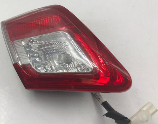 2010-2011 Toyota Camry Passenger Side Trunklid Tail Light Taillight B03B09042