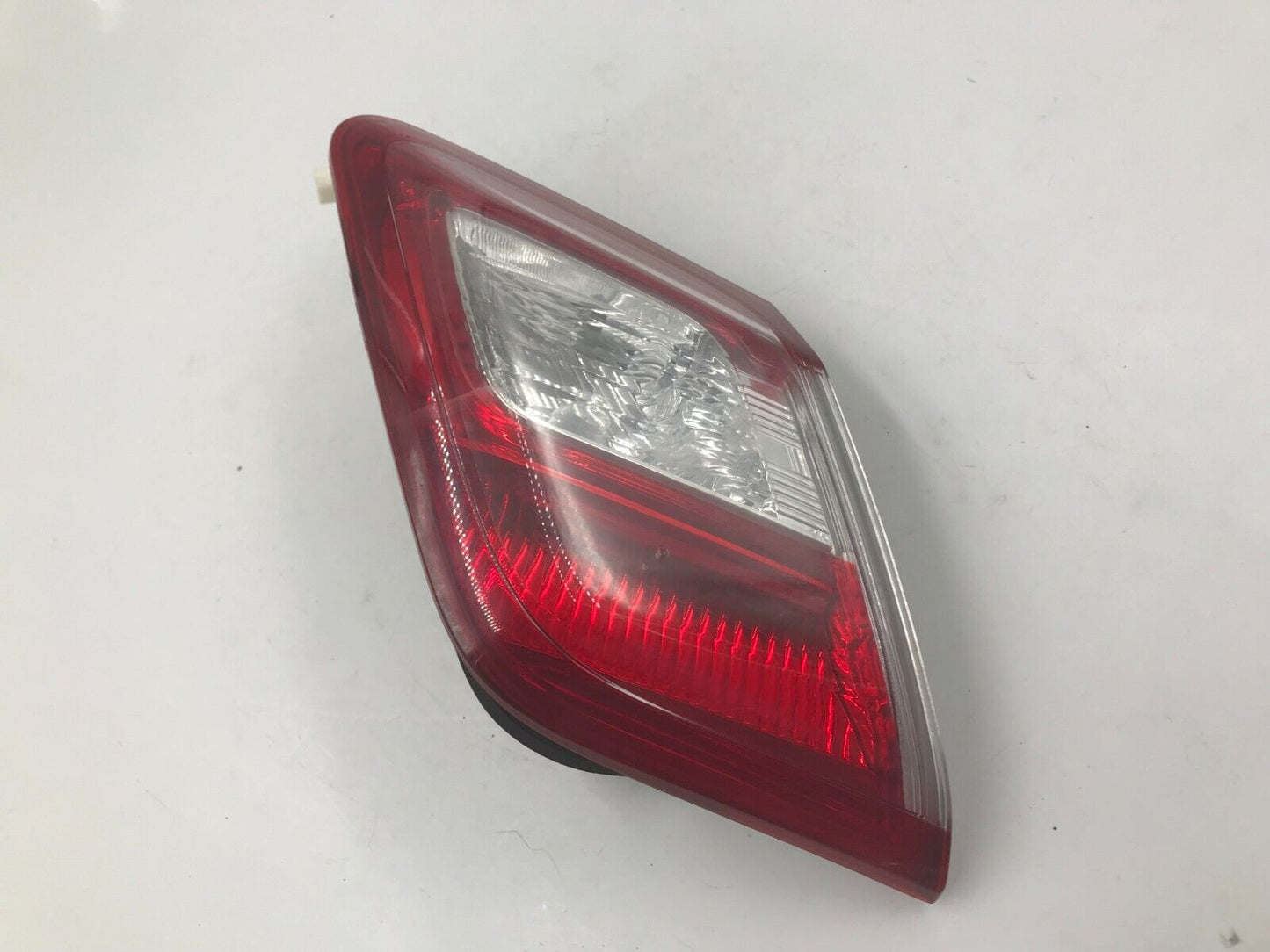 2010-2011 Toyota Camry Passenger Side Trunklid Tail Light Taillight B03B09042