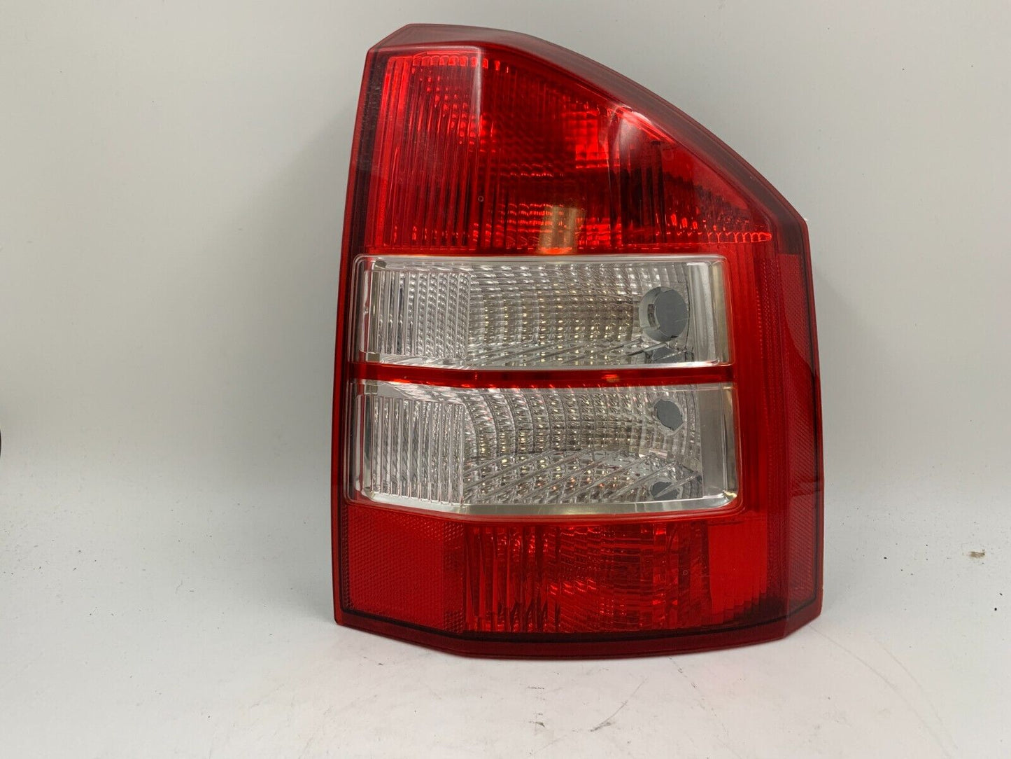 2007-2010 Jeep Compass Passenger Side Tail Light OEM C04B28046