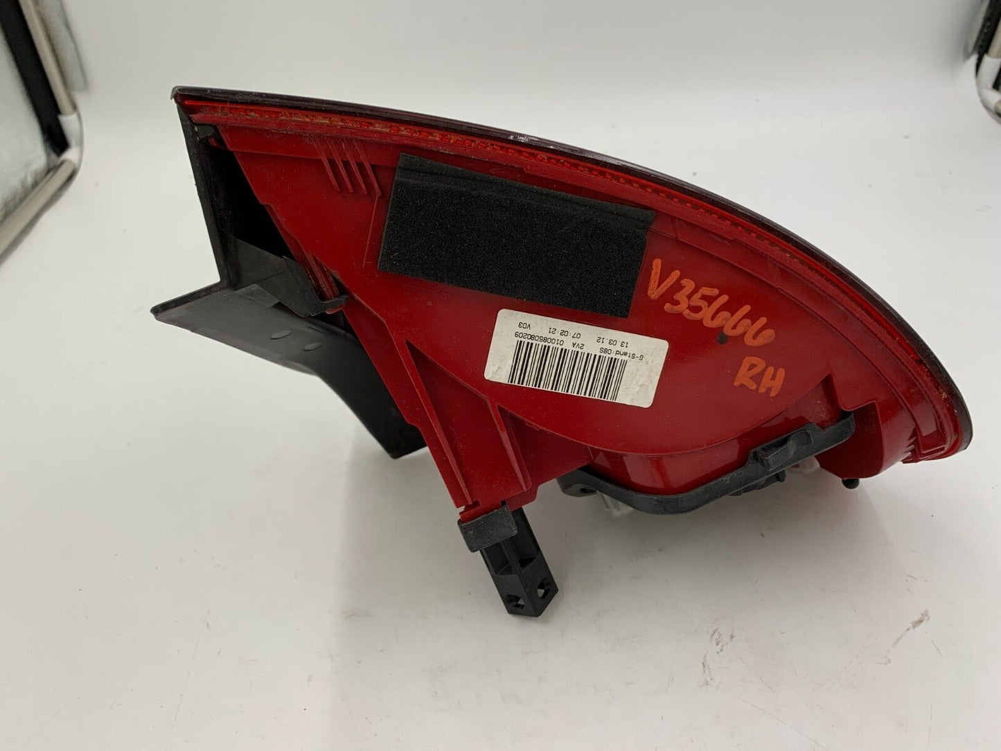 2010-2012 Audi A4 Passenger Tail Light Taillight Lamp OEM B02B43025