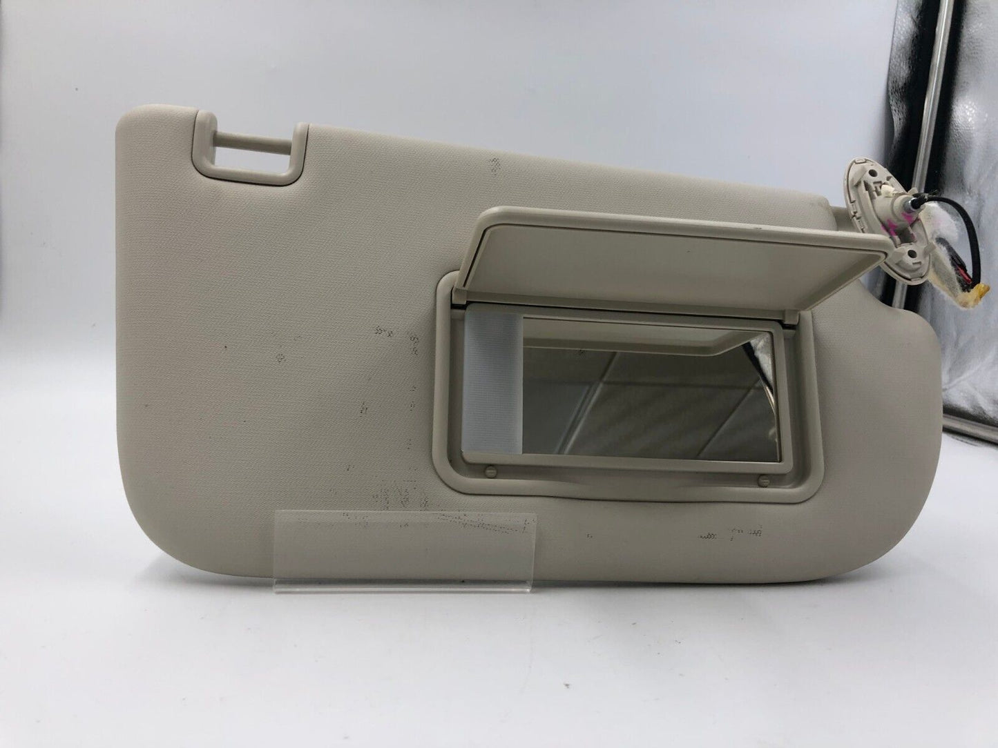 2013-2018 Ford Focus Passenger Sun Visor Sunvisor Ivory Illumination C01B11052