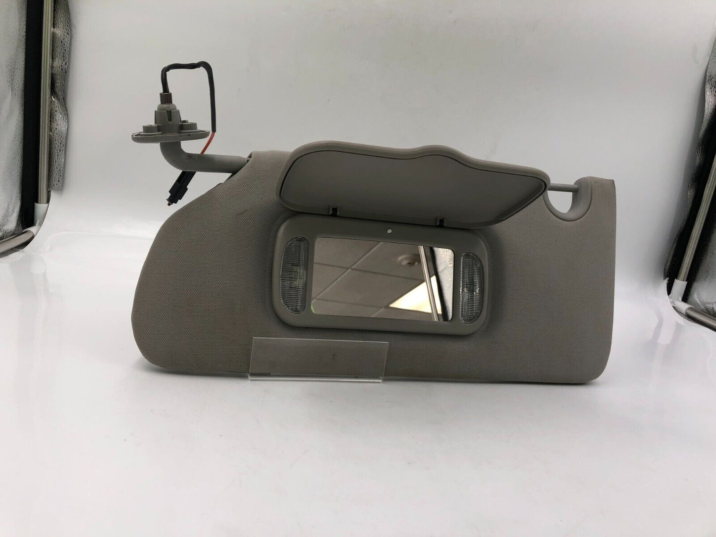 2006-2011 Buick Lucerne Driver Sun Visor Sunvisor Gray Illumination A01B58003