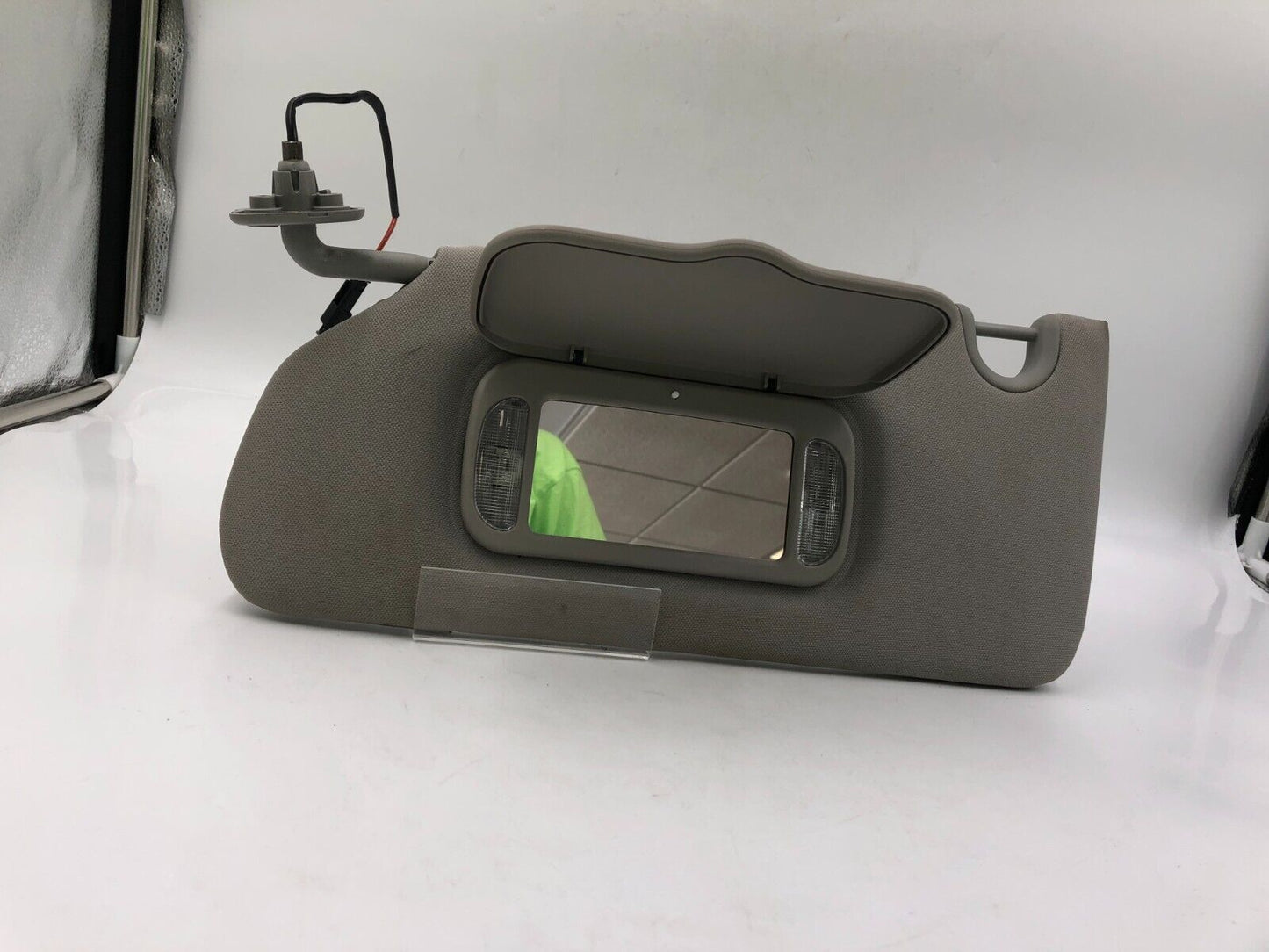 2006-2011 Buick Lucerne Driver Sun Visor Sunvisor Gray Illumination A01B58003