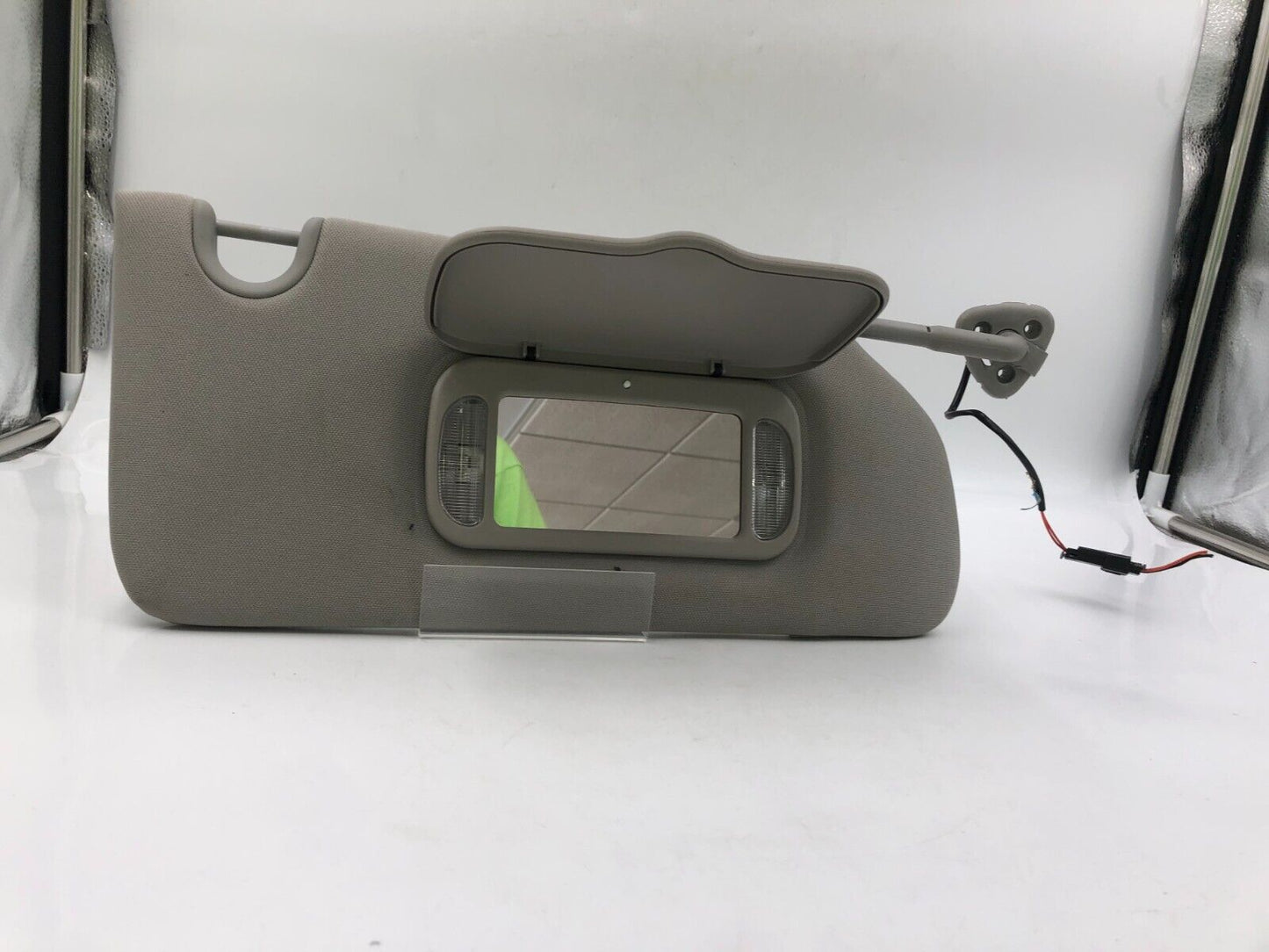 2006-2011 Buick Lucerne Passenger Sun Visor Sunvisor Gray Illuminated A01B58006