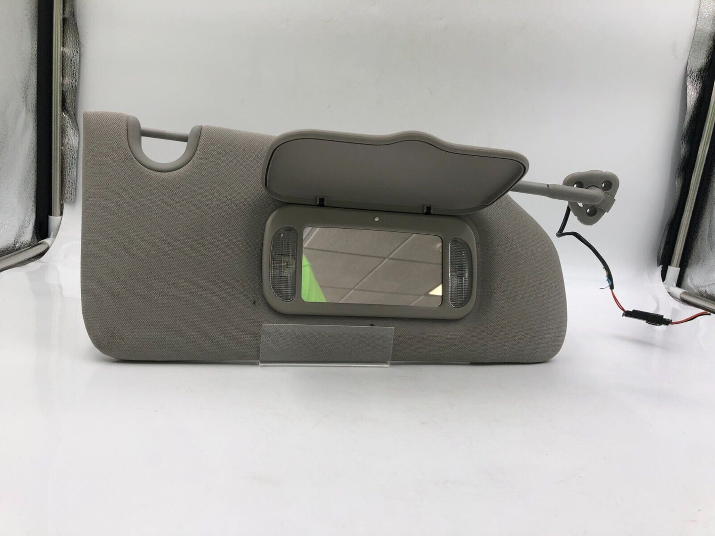 2006-2011 Buick Lucerne Passenger Sun Visor Sunvisor Gray Illuminated A01B58006