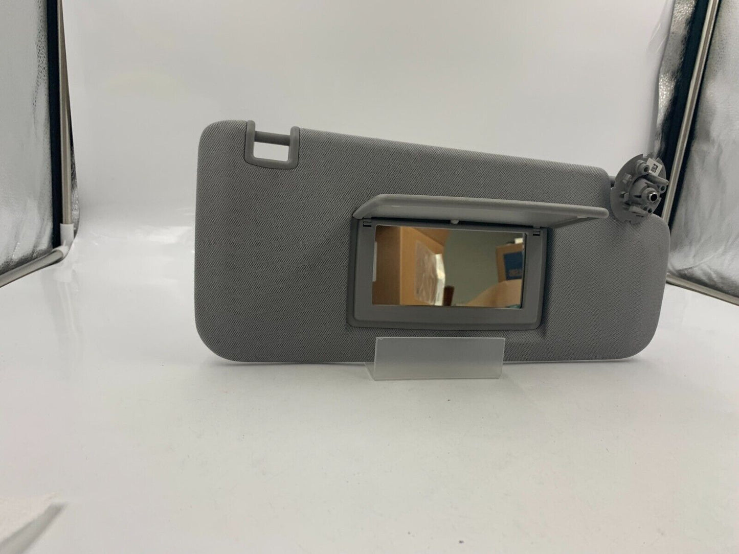 2017-2020 Chevrolet Trax Passenger Side Sun Visor Sunvisor Gray OEM A01B69006