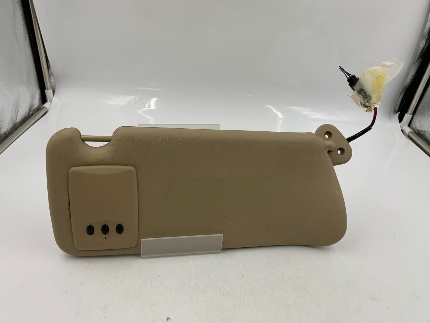 2003-2007 Cadillac CTS Driver Sun Visor Sunvisor Beige Illuminated OEM A02B63005