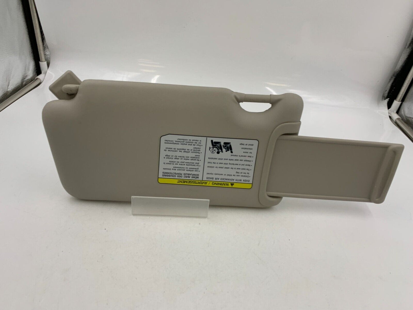 2015-2019 Nissan Versa Passenger Sun Visor Sunvisor Gray OEM H01B17069