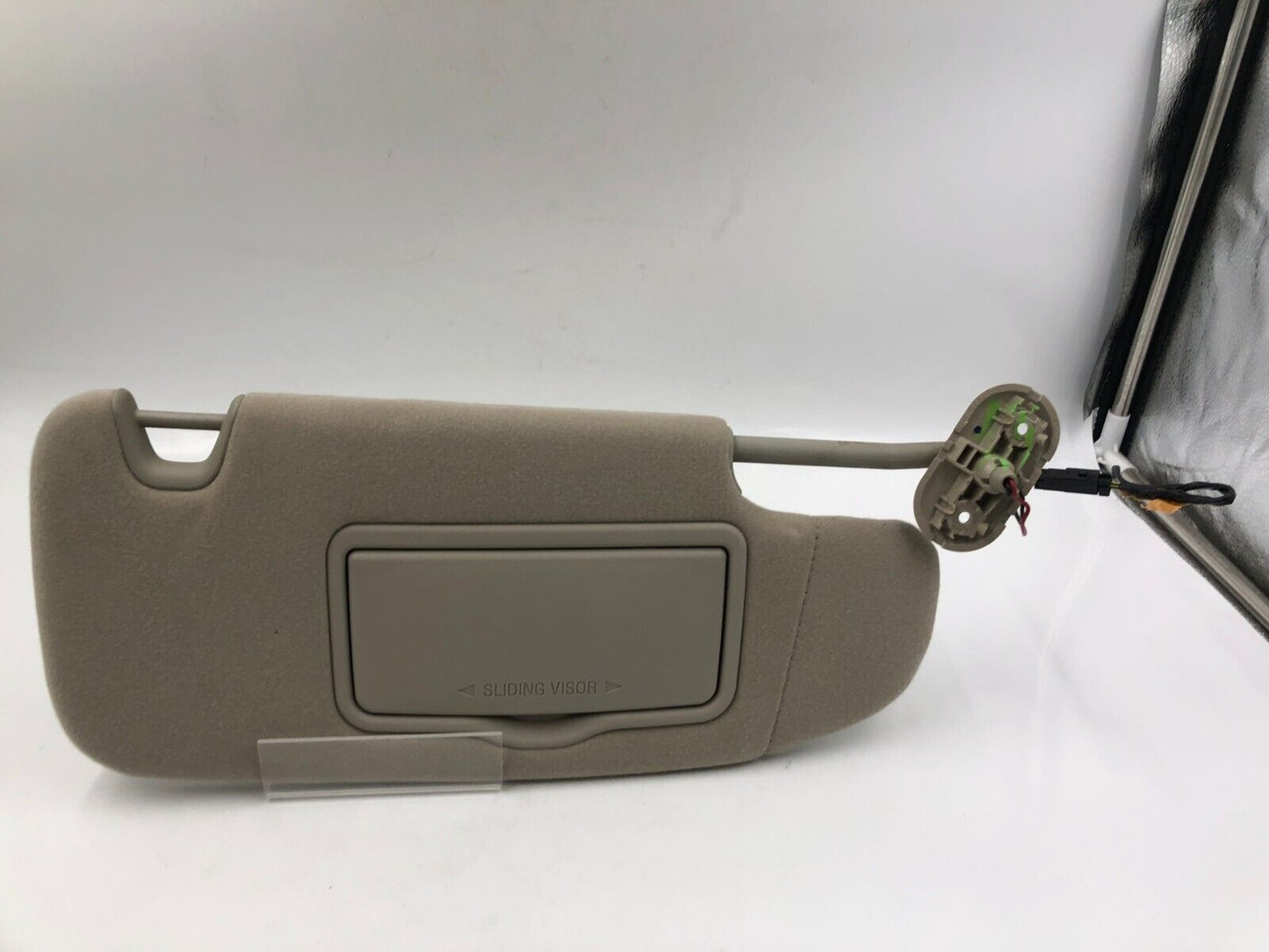 2006-2009 Mercury Milan Passenger Sun Visor Sunvisor Gray Illumination E01B12006