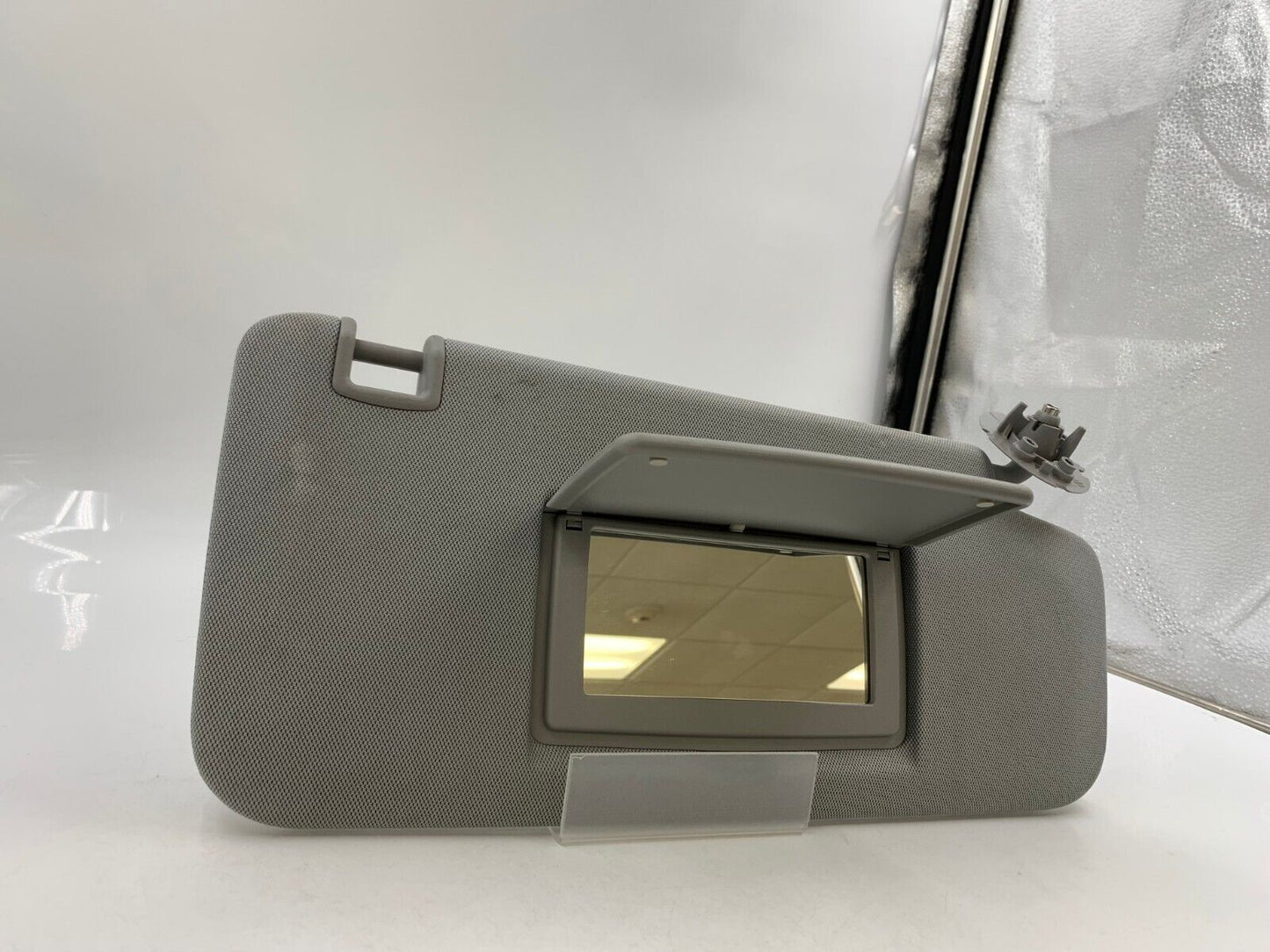 2017-2020 Chevrolet Trax Passenger Sun Visor Sunvisor Gray OEM B01B64003