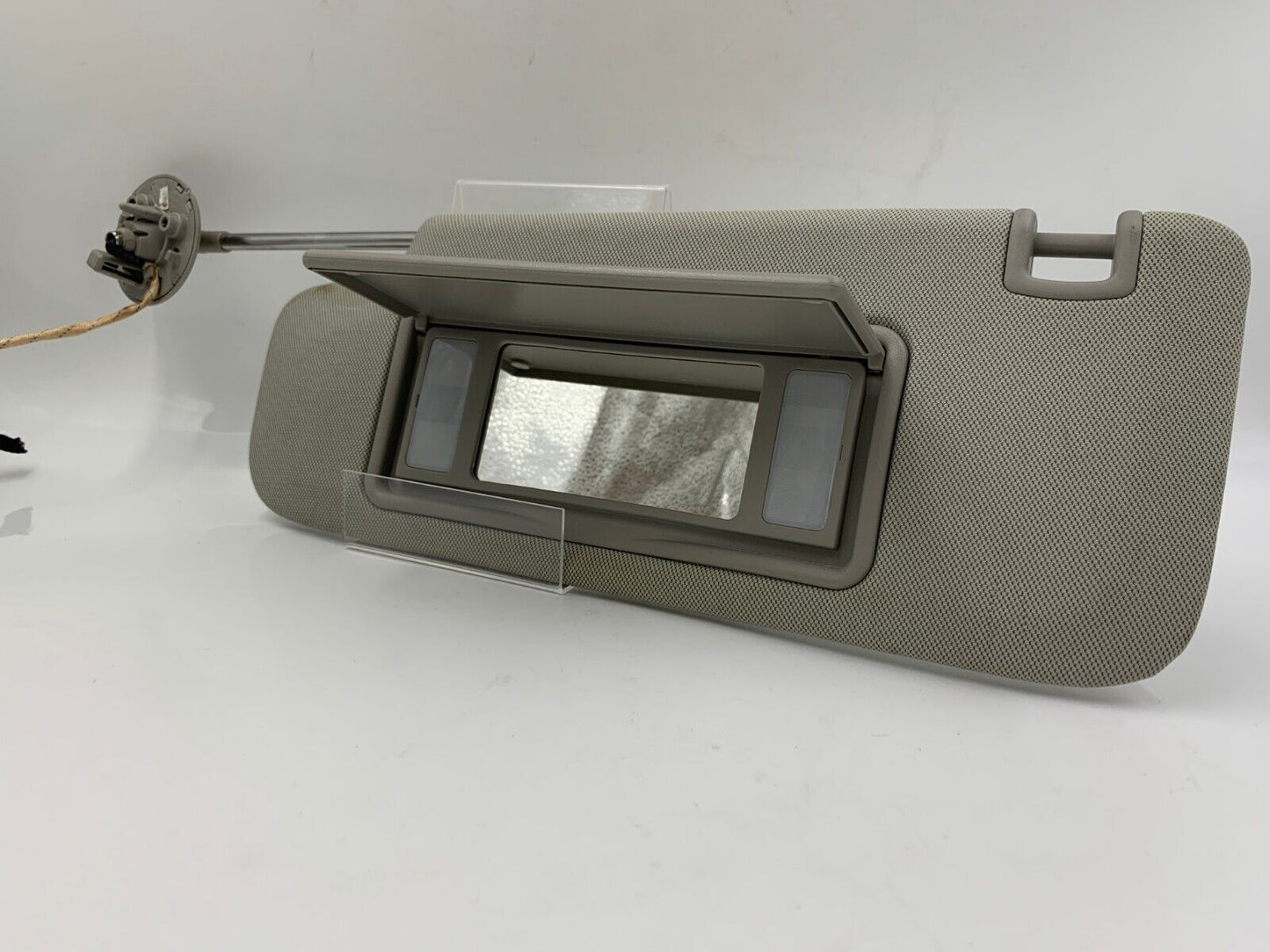 2013-2016 Chevrolet Malibu Driver Sun Visor Sunvisor Gray Illuminated B01B70007