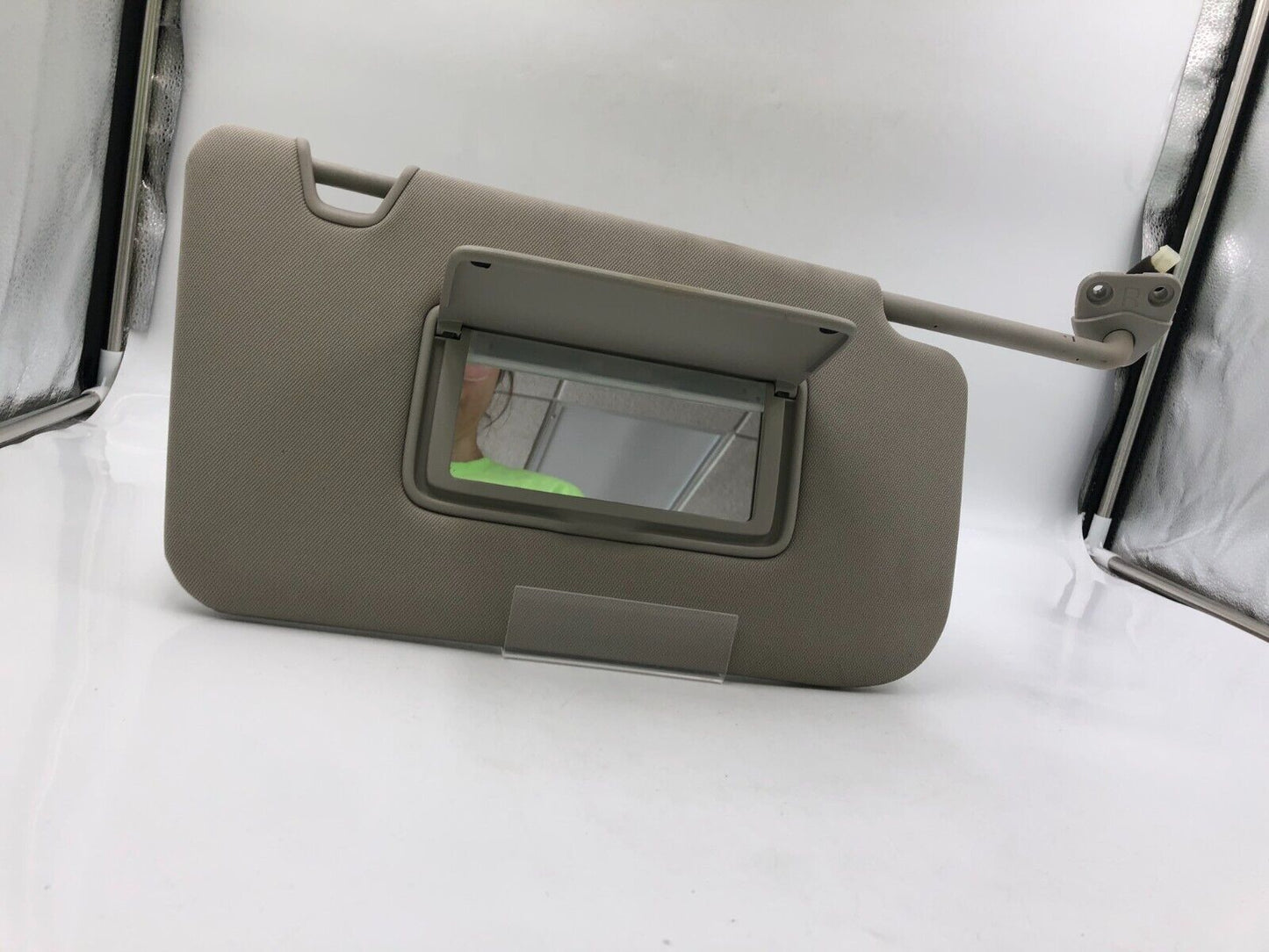 2014-2017 Nissan Rogue Passenger Sun Visor Sunvisor Gray Illumination H01B04050