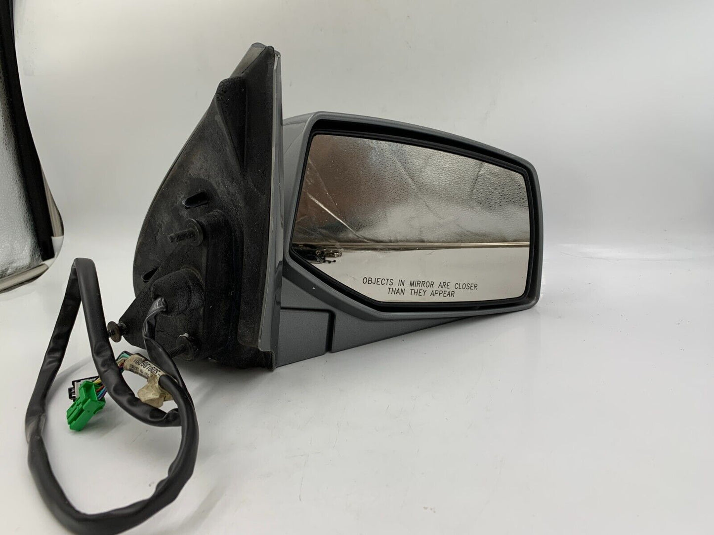 2004-2006 Cadillac SRX Passenger Side View Power Door Mirror Gray OEM D01B39069