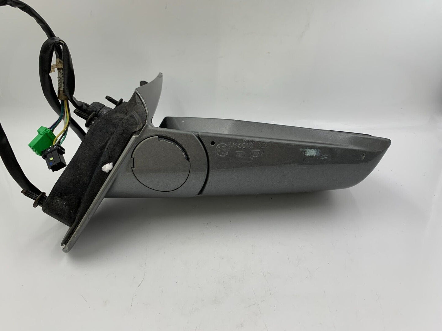 2004-2006 Cadillac SRX Passenger Side View Power Door Mirror Gray OEM D01B39069