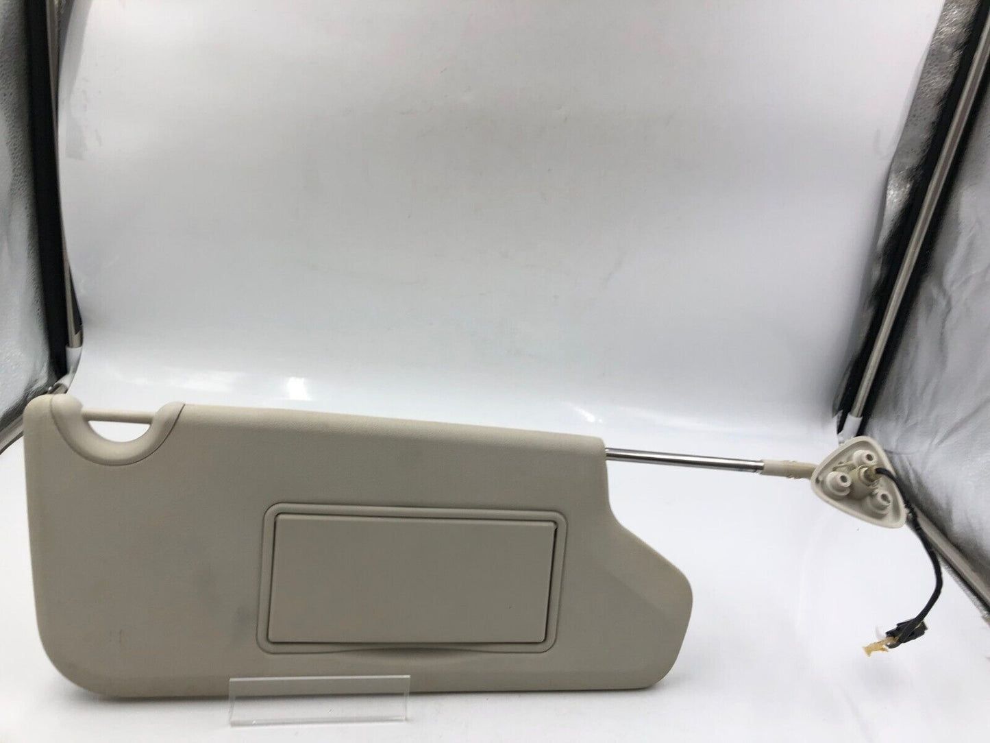 2009-2010 Dodge Journey Passenger Sun Visor Sunvisor Gray Illuminated A04B61012