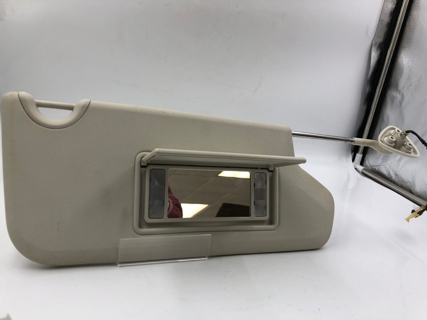 2009-2010 Dodge Journey Passenger Sun Visor Sunvisor Gray Illuminated A04B61012