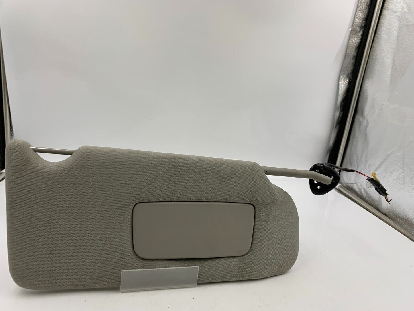 2005-2009 Buick LaCrosse Passenger Sun Visor Sunvisor Gray Illuminated A04B62003