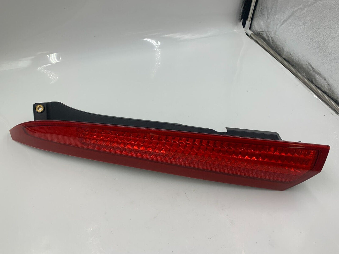 2007-2014 Volvo XC90 Driver Side Tail Light Taillight OEM B03B57001