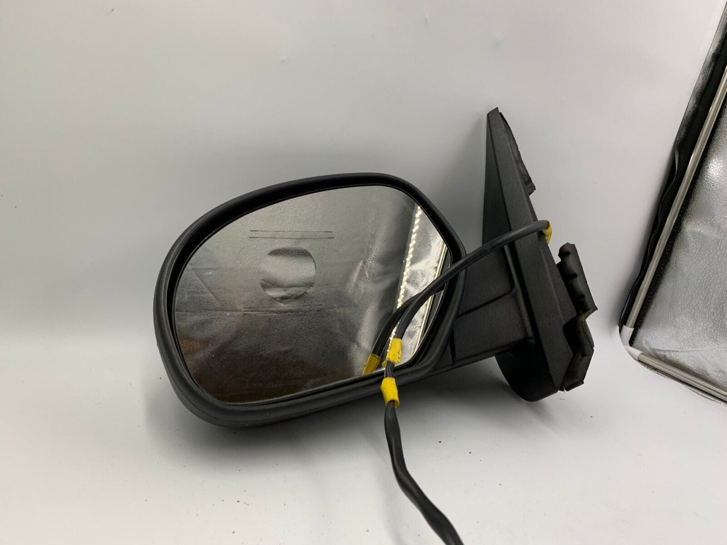 2007-2013 Chevrolet Silverado 1500 Driver Side Power Door Mirror Black B03B63002