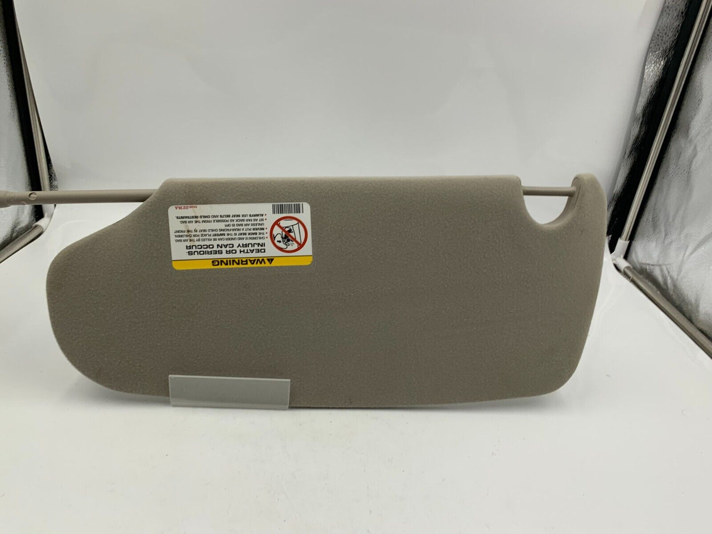 2002-2005 Dodge Ram 1500 Passenger Sun Visor Sunvisor Gray Illuminated B04B47054